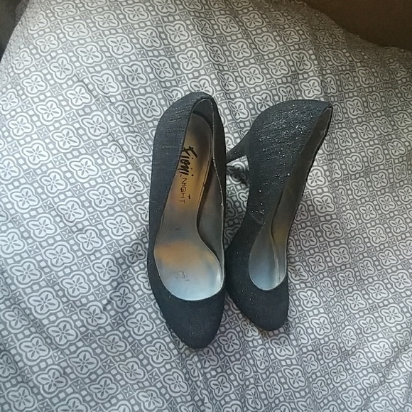 Heels - Picture 2 of 2